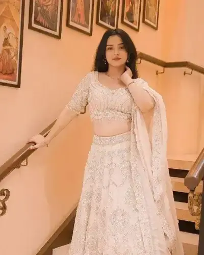 Escort Khliehriat